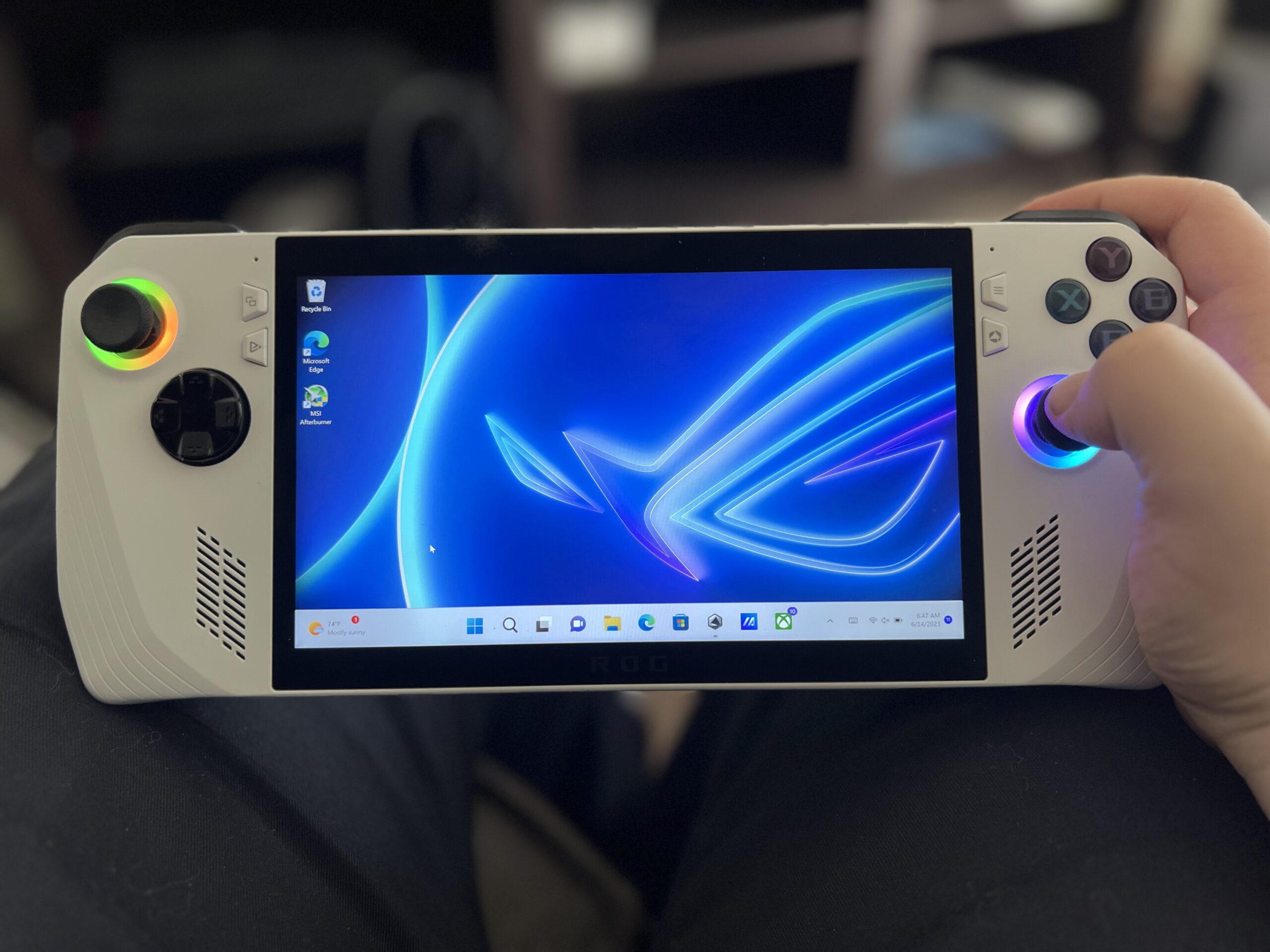 ASUS ROG Ally hands-on: Possibly the most powerful handheld gaming