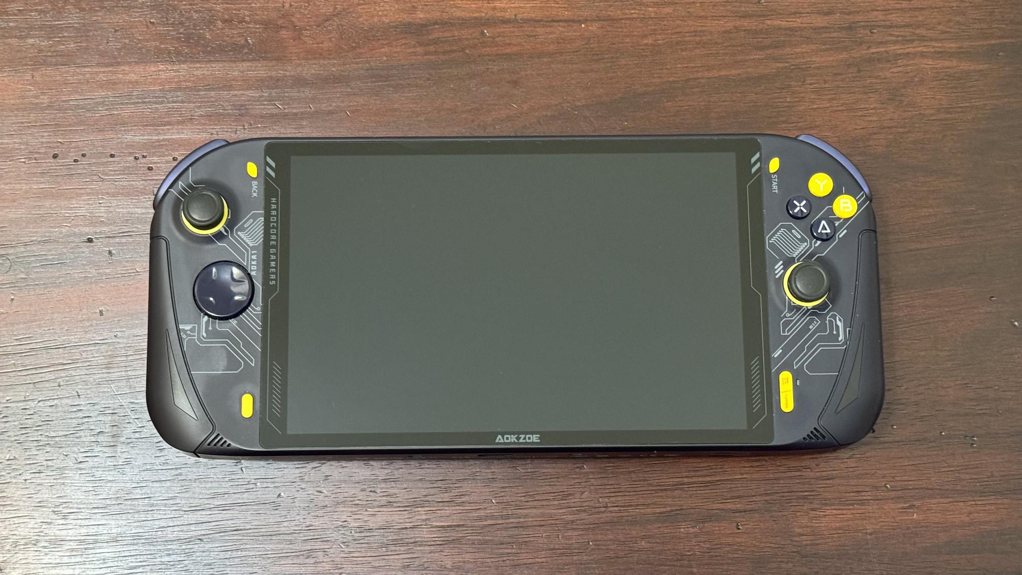 AOKZOE A1 Handheld Review - Power and Size for the Right Price