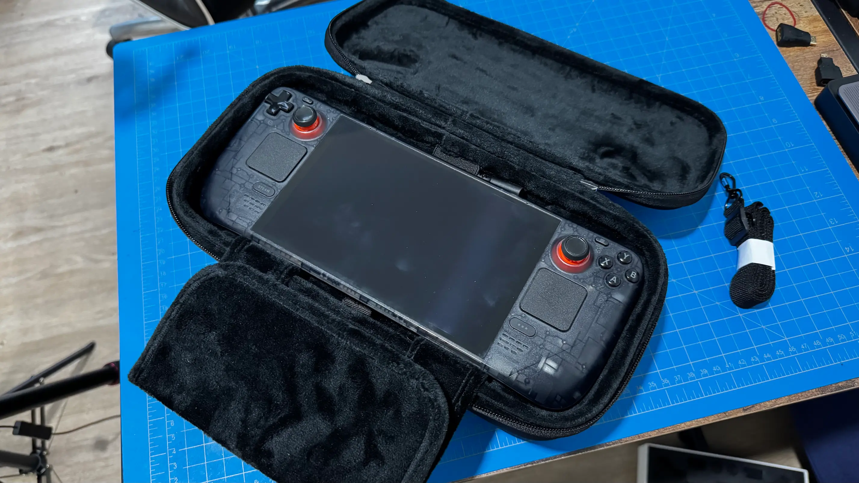 JSAUXDoubleDeckerSteamDeckCase 2