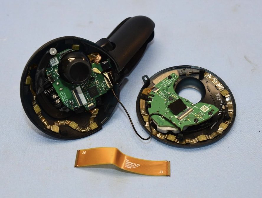 The Steam Frame Will Have An Enthusiast Kit With A Hot-Swappable Battery 4 SteamFrameControllerInternal2