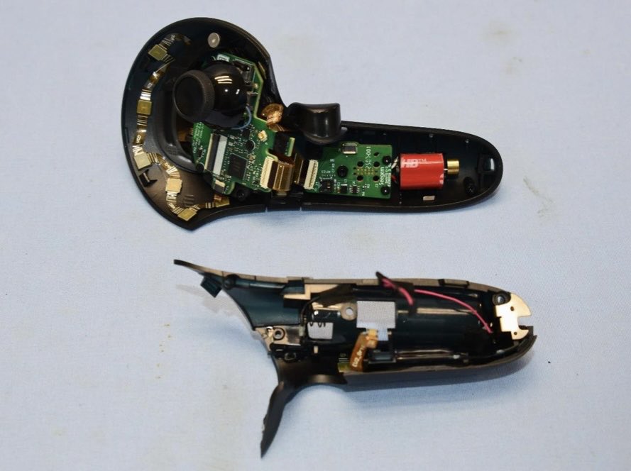 The Steam Frame Will Have An Enthusiast Kit With A Hot-Swappable Battery 3 SteamFrameControllerInternal3